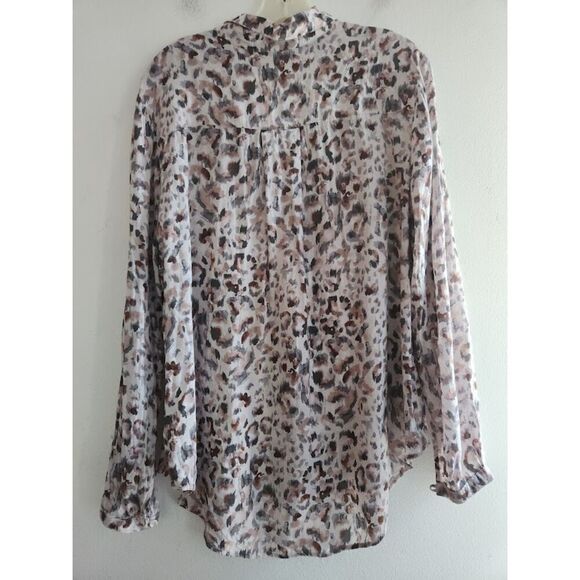 Cloth & Stone Anthropologie Grey Animal Print Button Down Blouse size Large - Picture 7 of 8